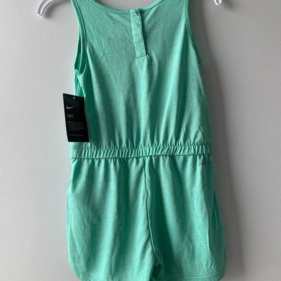 Girl’s Nike Dry Fit romper teal with pink logo - Picture 2 of 4